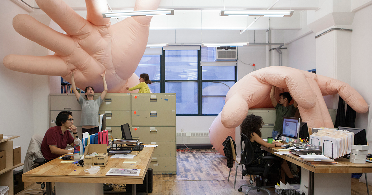 Photo des bureaux d'Art in General par Barbora Kleinhamplová. Hand over Heels Rehearsal, 2017. Gracieuseté de l'artiste