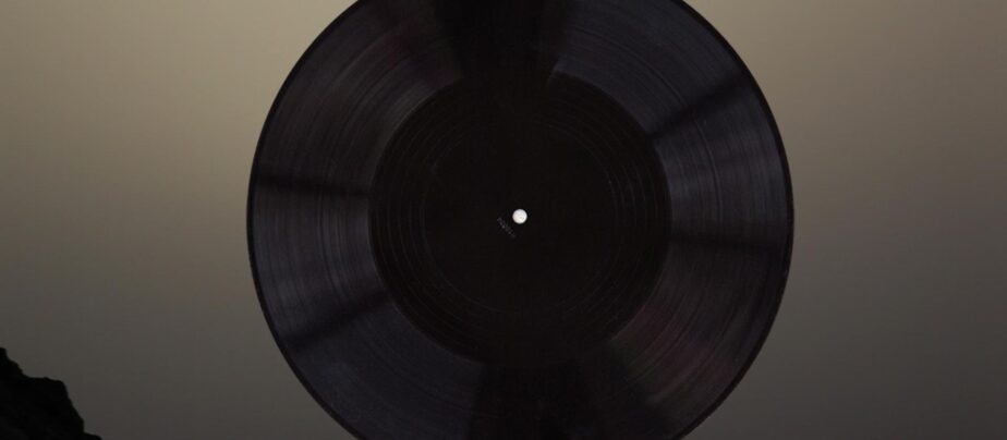 Sandra Volny, Silence starts at -425m, 2013.