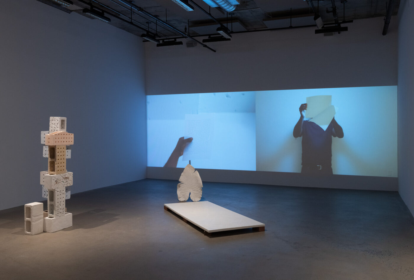 Vidéo : Mathieu Lacroix ; Sculpture : Frantz Patrick Henry. Crédit image : Paul Litherland. 
