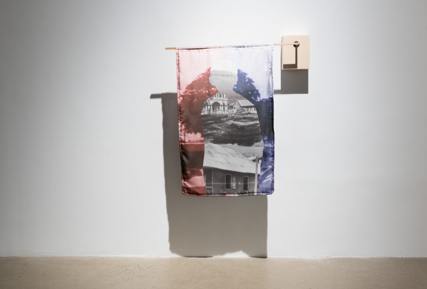 Impression : Anna Binta Diallo. Drapeau : Michaëlle Sergile. Crédit image : Paul Litherland. 